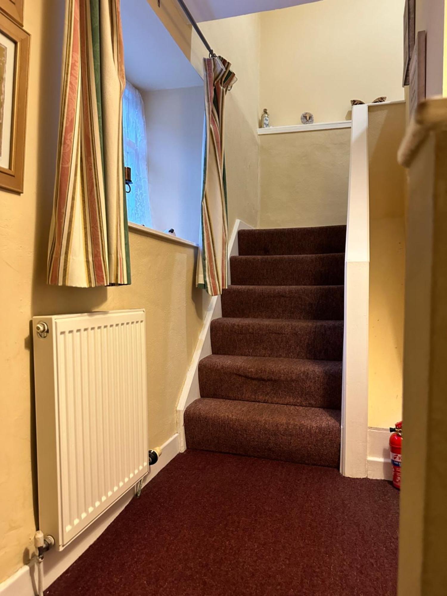 Townhouse-pet-friendly-sleeps 6-mid Wales Apartment *