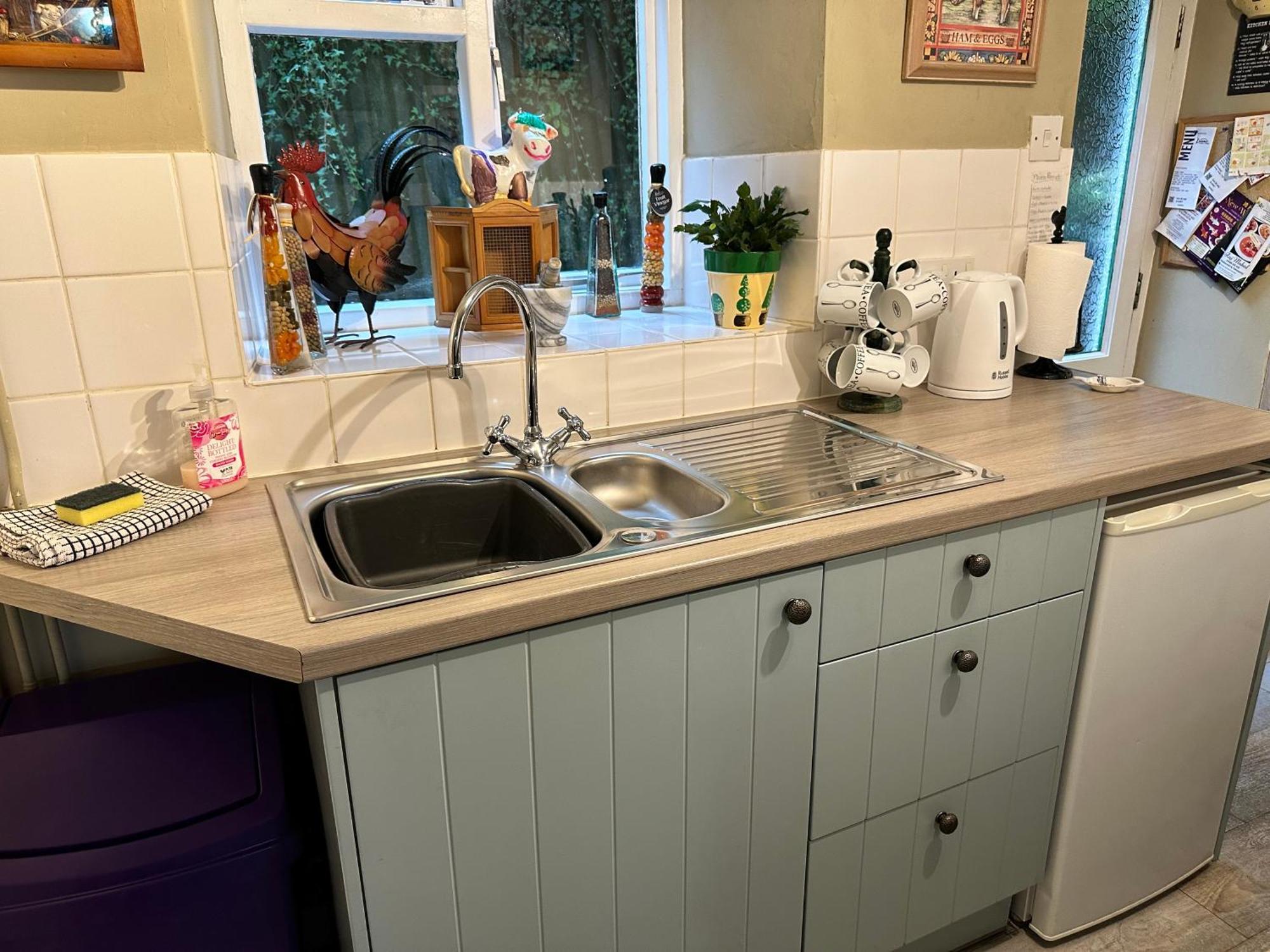 Townhouse-pet-friendly-sleeps 6-mid Wales Llanidloes