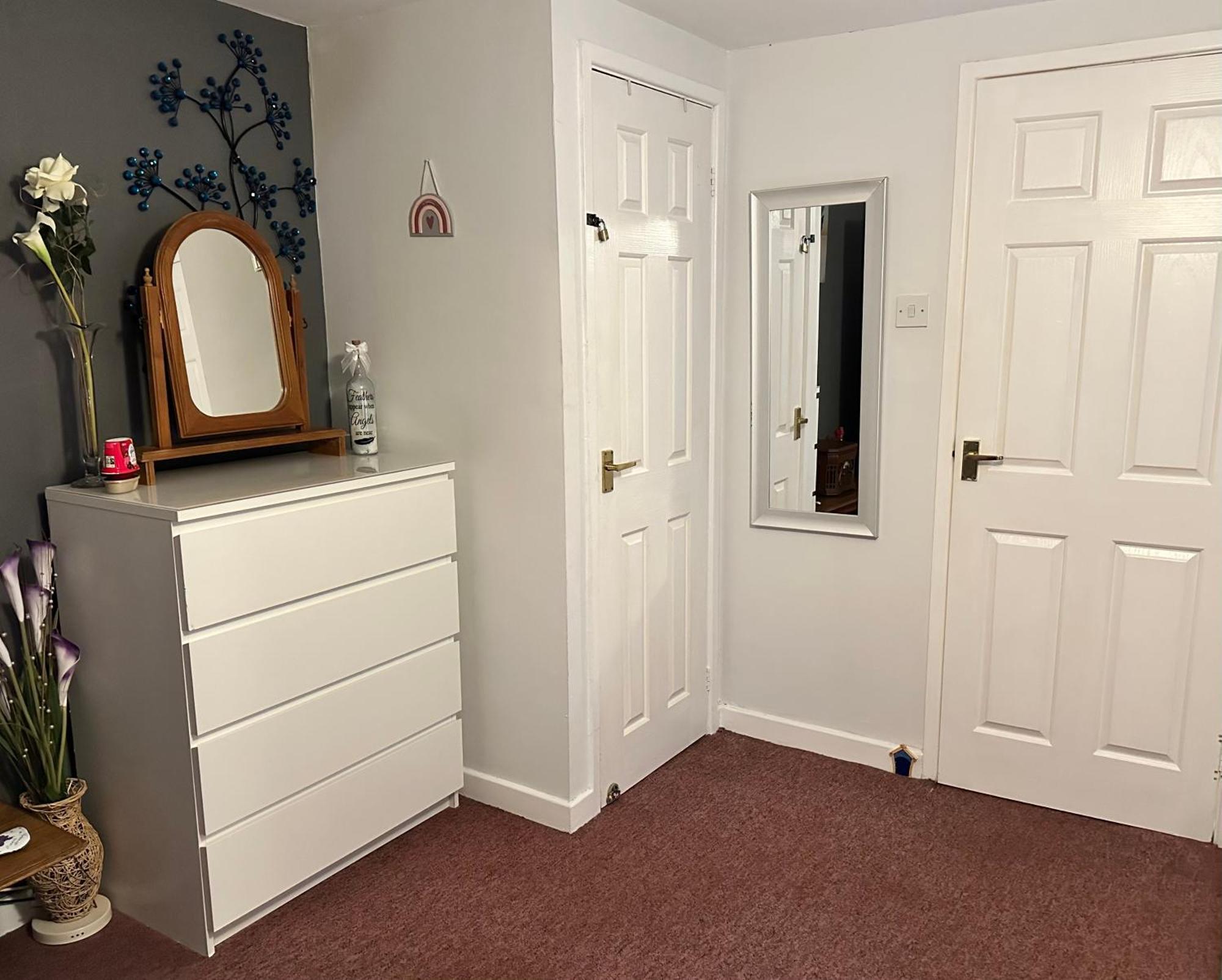 Townhouse-pet-friendly-sleeps 6-mid Wales Apartment *