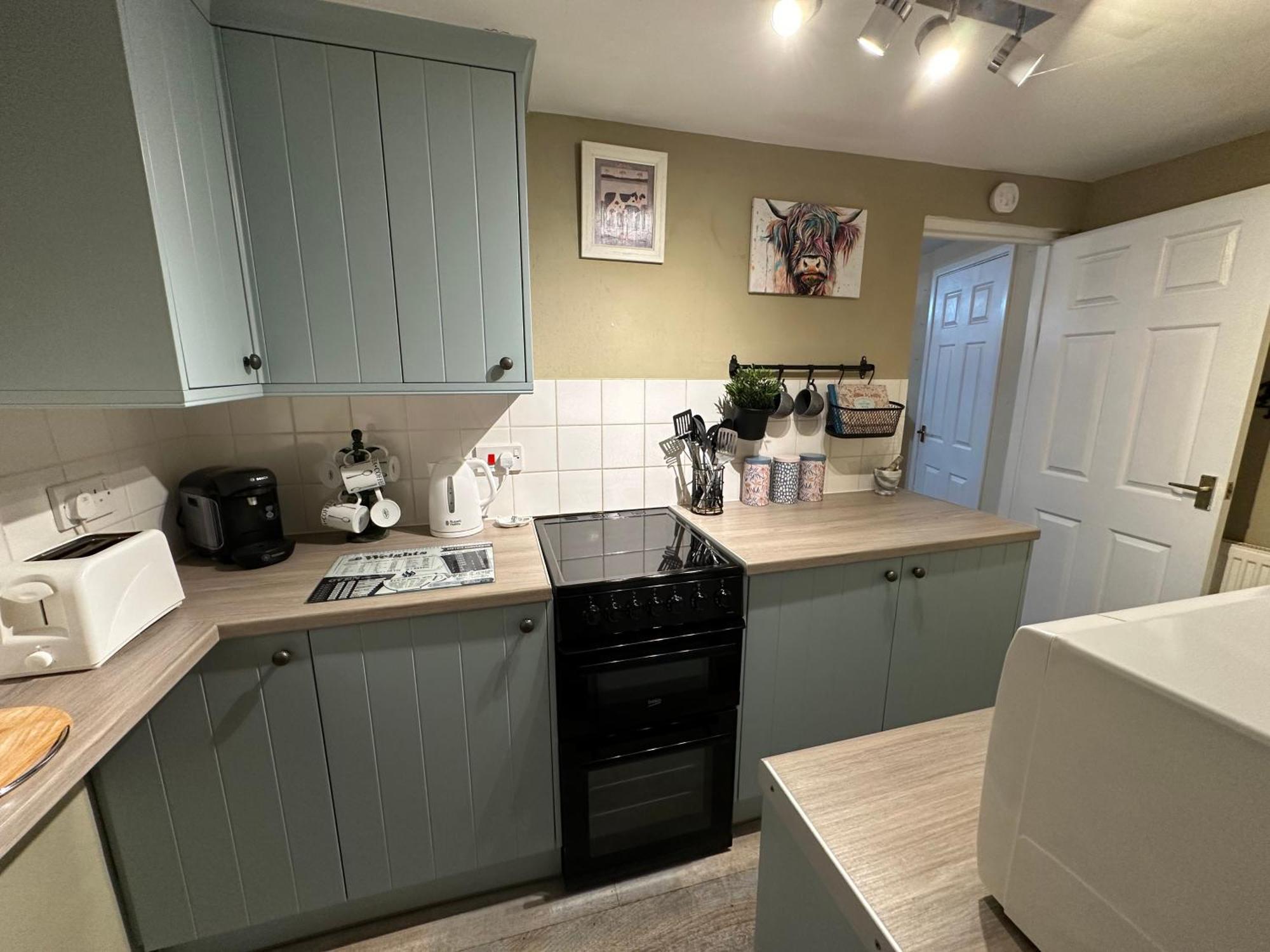 Townhouse-pet-friendly-sleeps 6-mid Wales Llanidloes