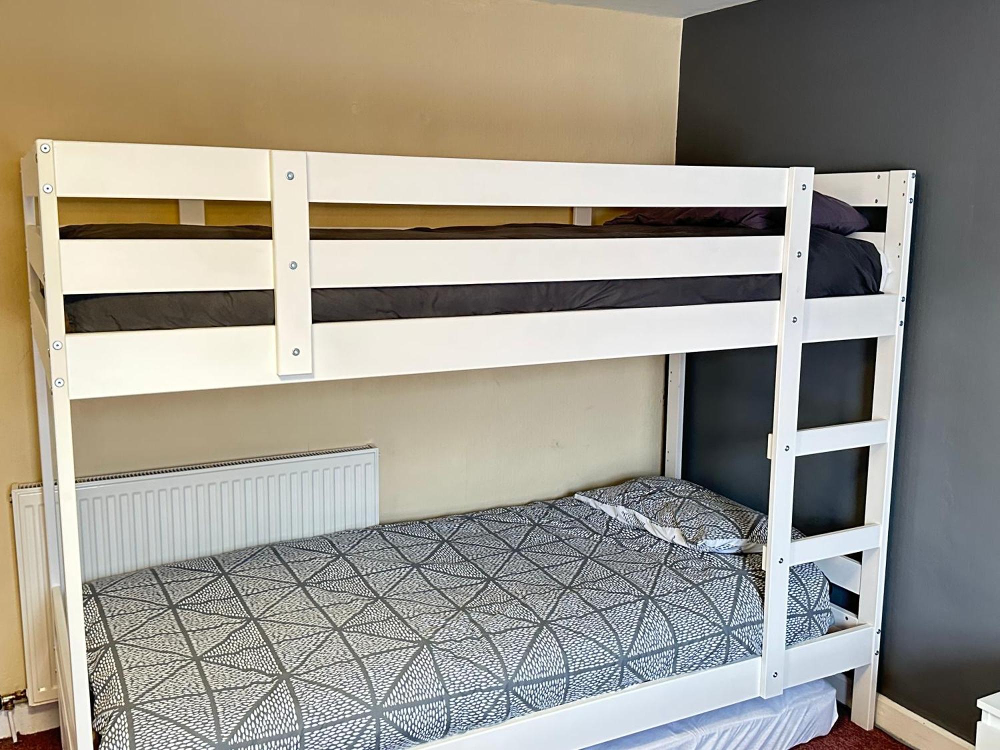Apartment Townhouse-pet-friendly-sleeps 6-mid Wales *