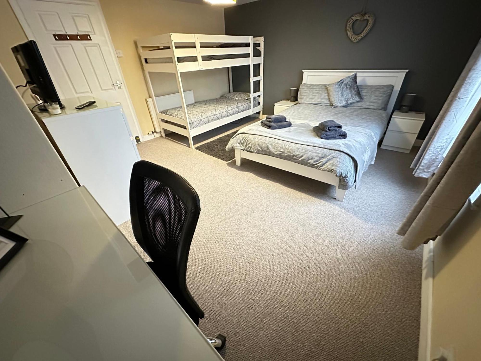 Apartment Townhouse-pet-friendly-sleeps 6-mid Wales *