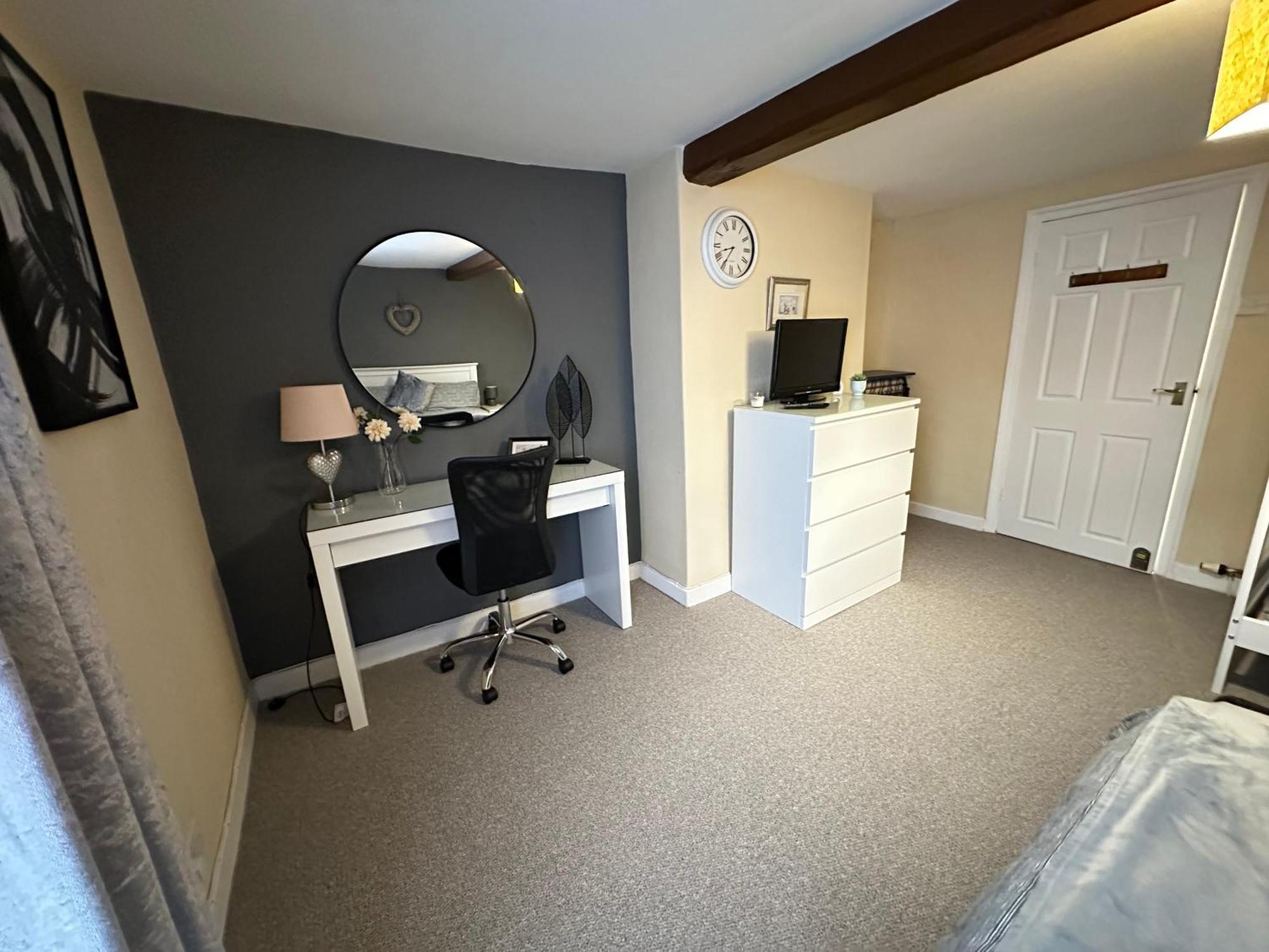 Apartment Townhouse-pet-friendly-sleeps 6-mid Wales Llanidloes